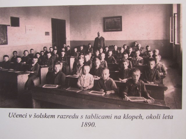 Četrtošolci  in petošolci obiskali slovenski šolski muzej
